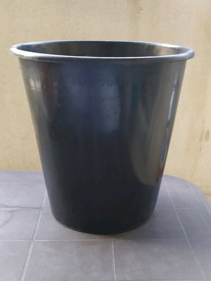Plastic black kaspo like new