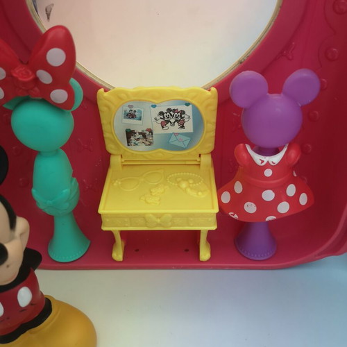 Disney Minnie Mouse Fashion on the Go playset 2011 by Mattel like new