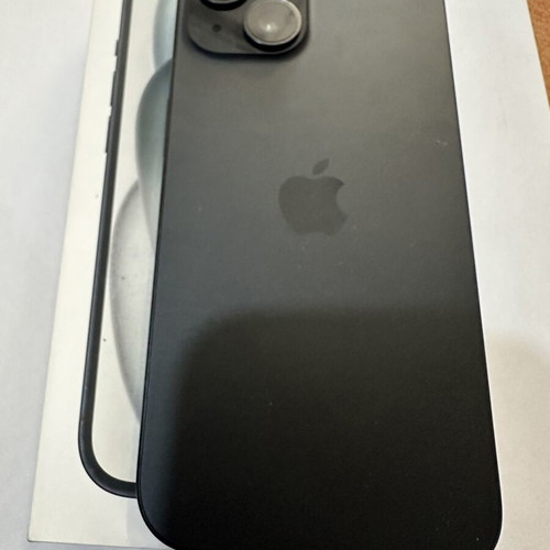iPhone 15 128GB like new, Super Retina XDR display