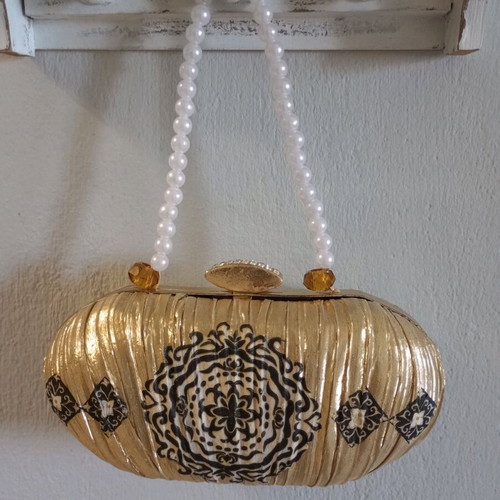 Clutch handbag refurbished, gold color