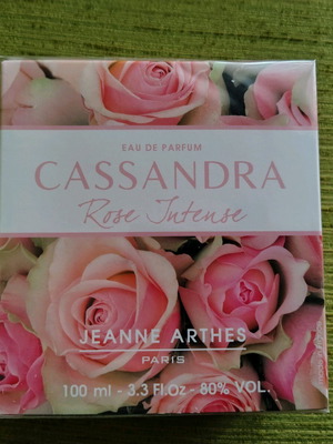 Cassandra Rosé Eau de Parfum 100ml new, authentic