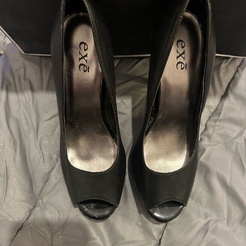 Exe peep toe black leather pumps new with iridescent silver insole