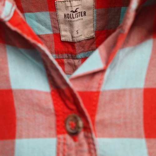 Hollister shirts set of 2 like new, size S, white and red
