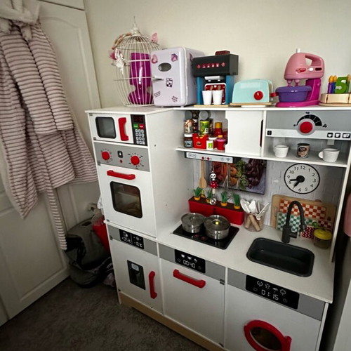 Wooden kids kitchen like new with lights and sounds