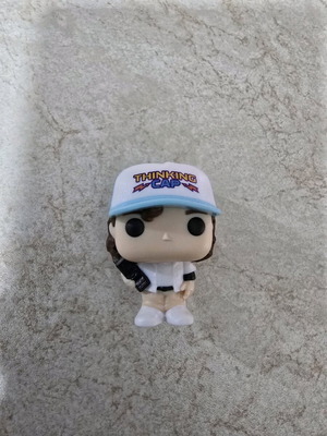 Kinder Joy Stranger Things Dustin new