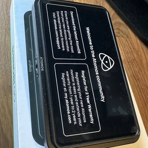 Atomos Shinobi Go 5.2” HDMI HDR Monitor with Smallrig Battery NP-970 new
