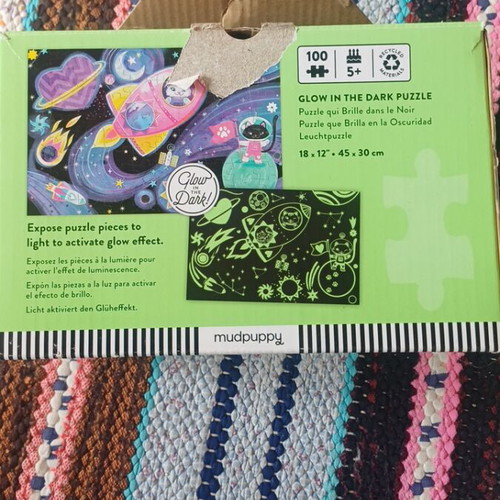 Mudpuppy glow in the dark puzzle 100 pieces like new