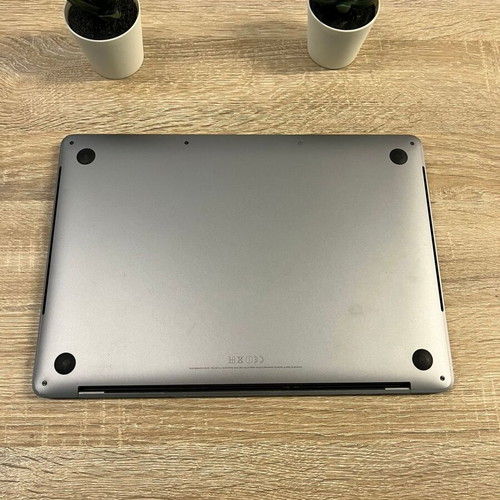 MacBook Pro 13” 2016 Touch Bar laptop