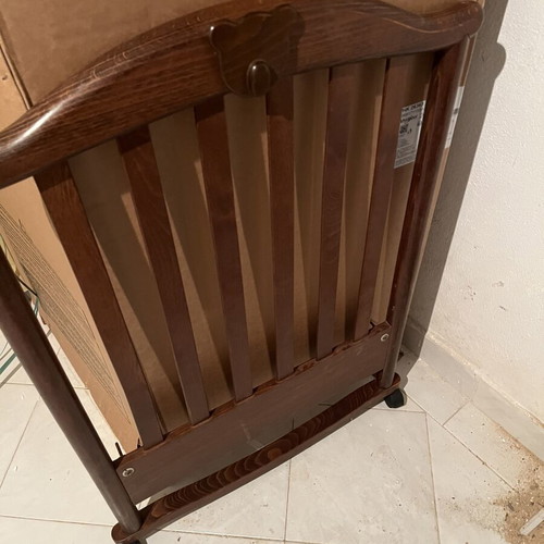 Baby cot with mattress like new, wenge color
