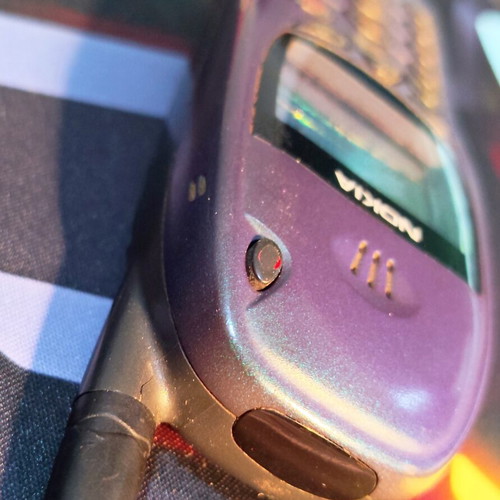 Nokia 6150 and Nokia 6110 phones used with extra battery