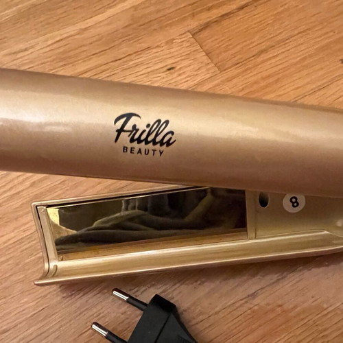 Frilla Beauty Hair Straightener like new