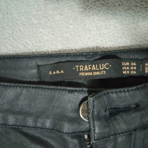 Zara high-waisted winter shorts used, black with zipper pockets, size S 36