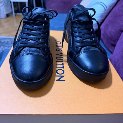 Louis Vuitton shoes black size 42 like new