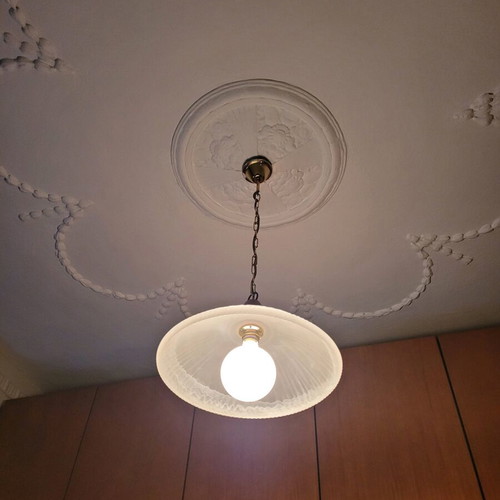 Glass ceiling light like new with bulb