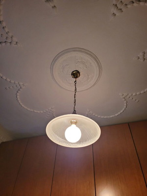 Glass ceiling light like new with bulb