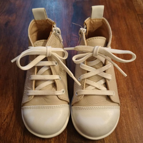 Gorgino anatomic baptismal kids shoes size 23 like new, unisex