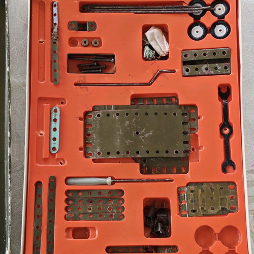 Combat metal construction set used, E.P.A.