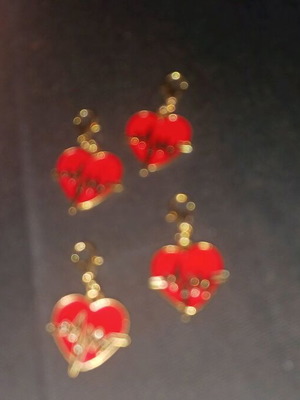 Set of 4 keychains red hearts with black design new