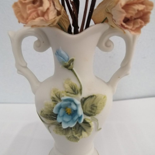 Porcelain vase with dried roses like new, 1986 vintage