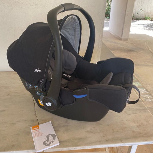 Joie Gemm baby car seat with isofix base like new