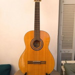 Chateau C08/09/DG acoustic guitar used with wall mount and floor stand