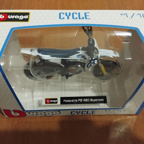 Husqvarna FS 450 Supermoto 1:18 die-cast model motorcycle new