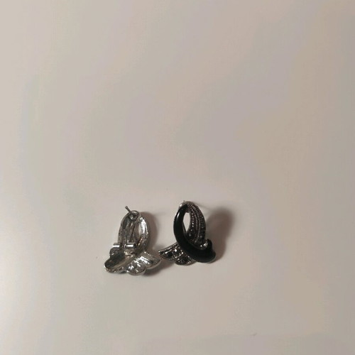 Earrings like new for chic looks, black and silver