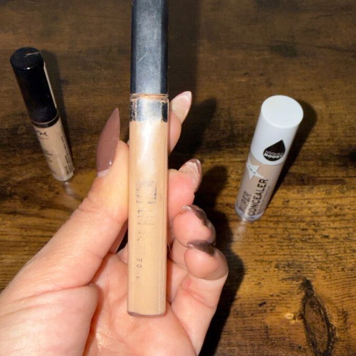 Set of 4 used Maybelline and Nyx concealers