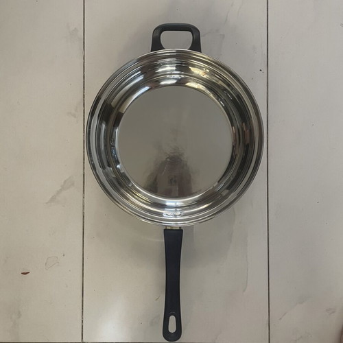 Frying pan and small saucepan with lids new