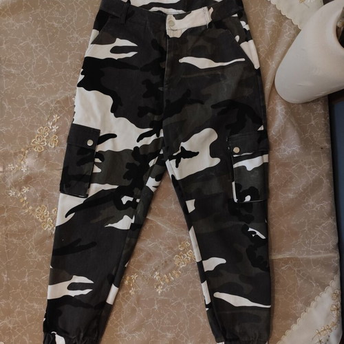 Military pants like new, size medium, multicolor