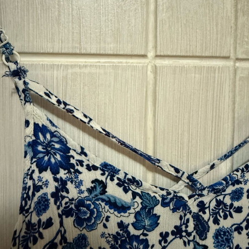 H&M summer top like new, white and blue, size S