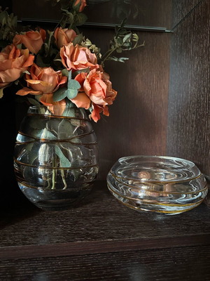 Vase and matching crystal bowl like new