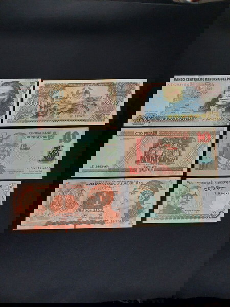 6 UNC χαρτονόμισματα.