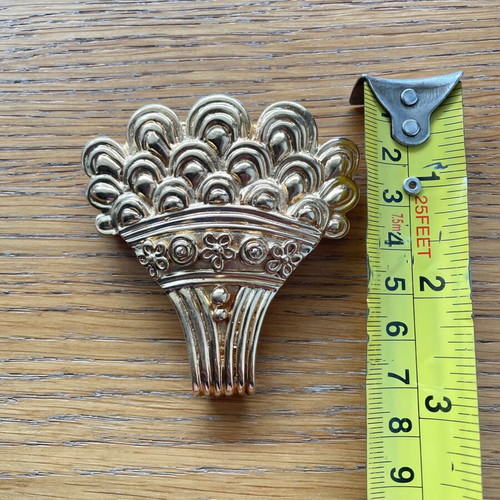 Christian Dior brooch large like new, gold with bouquet carving