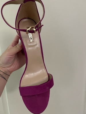 Migato sandal like new, magenta purple, size 41, 8-9 cm heel