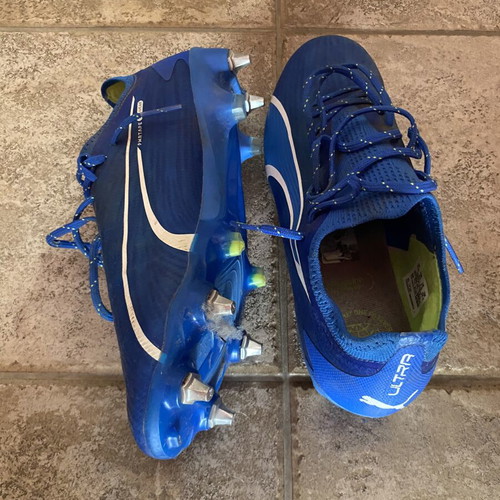 Puma football shoes like new, blue, size 40
