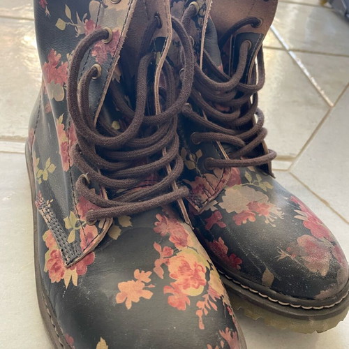 Vintage floral boots like new, size 40-41