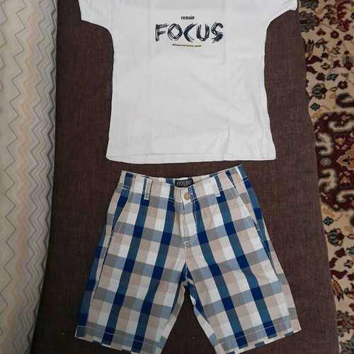 T-shirts and sets like new, pack of 6 pieces