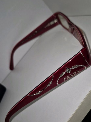 Prada VPR 071 red eyeglasses vintage Y2K Bayonetta style, like new