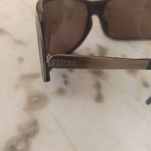 Gianfranco Ferre women's sunglasses like new, black