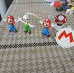 Super Mario keychain like new