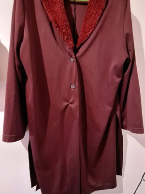 Bordeaux coat with fur and padding used, size XL