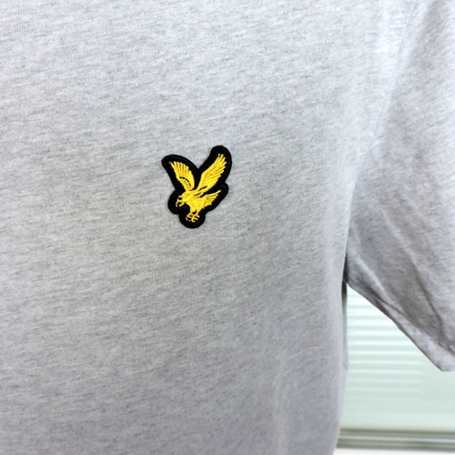 Lyle and Scott men's grey round neck T-shirt like new, size large
