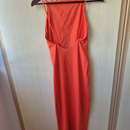 Zara red maxi dress with open back like new, size S