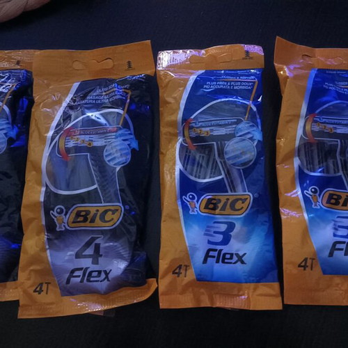 BIC men's razors, pack of 4, 3 Flex and 4 Flex blades