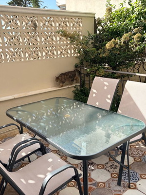 Σετ τραπεζαρία εξωτερικού χώρου σαν καινούργιο με 4 καρέκλες