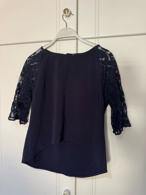 Blouse with short lace sleeve new, size M