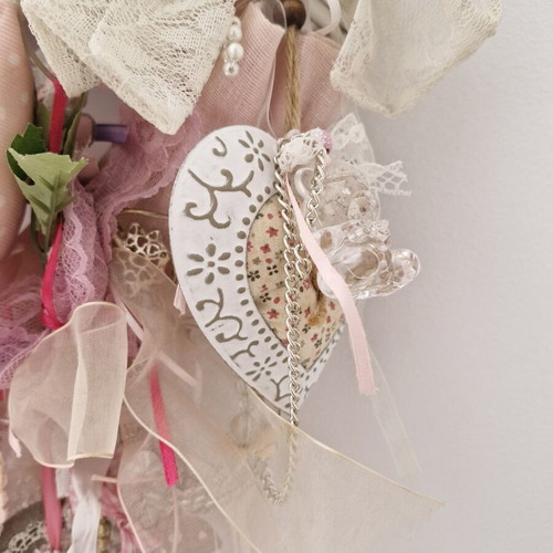 Handmade romantic decorative wreath like new