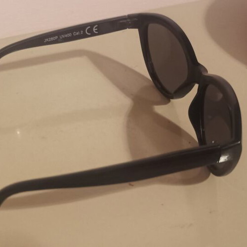 Children's sunglasses like new, 13 cm with red case