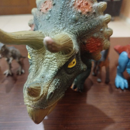 Dinosaur collection with large roaring figure
